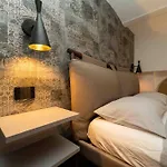 Apartment Prestigioso Loft In San Babila A 5 Min. Dal Duomo Mailand