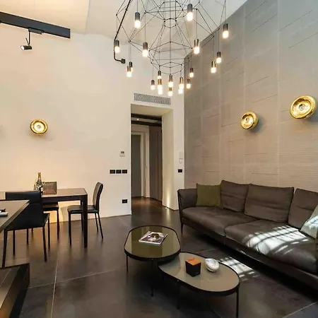 Prestigioso Loft In San Babila A 5 Min. Dal Duomo 公寓 *